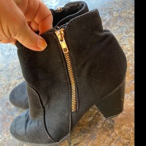 Womens Winter Suede Rain Ankle Boots Shoes Zippers Chunky Heel Size 7 Euc | Color: Black | Size: 7 | 44aquarter's Closet